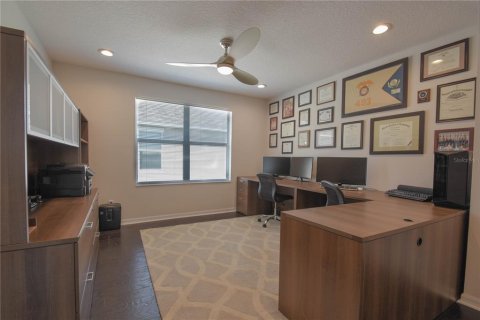 House in Apopka, Florida 4 bedrooms, 223.8 sq.m. № 1744318 - photo 20