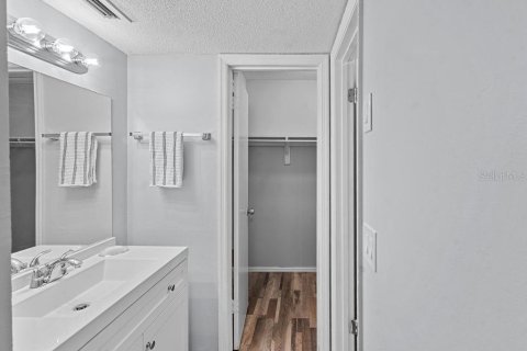 Condo in Maitland, Florida, 1 bedroom  № 2391011 - photo 14