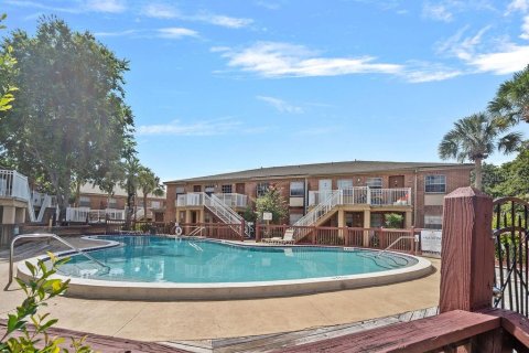 Condo in Maitland, Florida, 1 bedroom  № 2391011 - photo 17