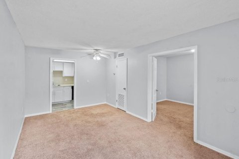 Condo in Maitland, Florida, 1 bedroom  № 2391011 - photo 4