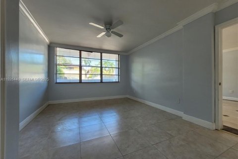 Снять в аренду квартиру в Норт-Майами-Бич, Флорида 1 спальня, 75.44м2, № 1986501 - фото 8