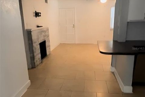 House in Tampa, Florida 3 bedrooms, 112.97 sq.m. № 1725431 - photo 8