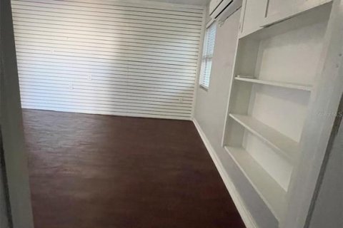 House in Tampa, Florida 3 bedrooms, 112.97 sq.m. № 1725431 - photo 14