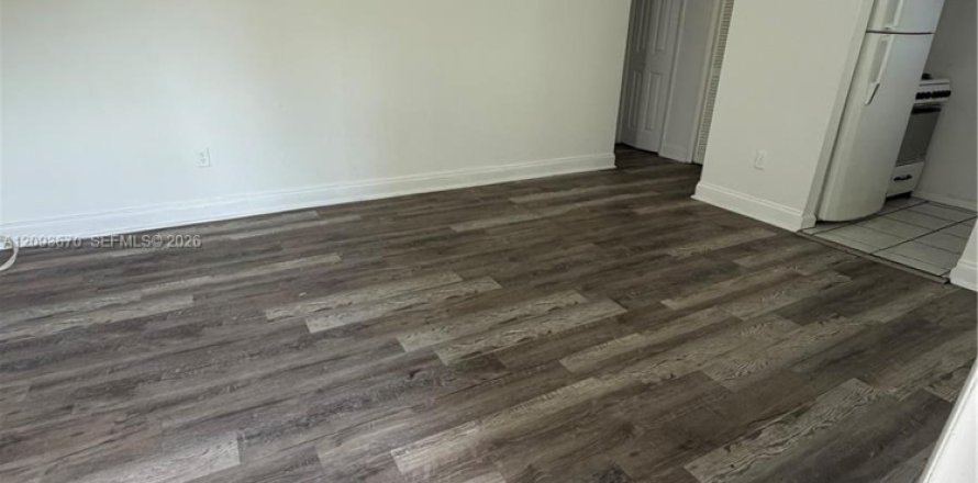 Apartment in Miami, Florida 1 bedroom, 144.74 sq.m. № 2381618