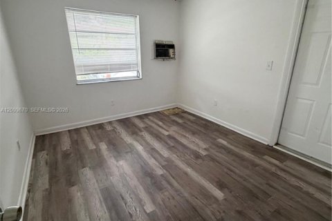 Apartment in Miami, Florida 1 bedroom, 144.74 sq.m. № 2381618 - photo 4