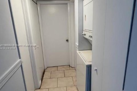 Condominio en venta en Oakland Park, Florida, 2 dormitorios, 82.68 m2 № 1981573 - foto 9