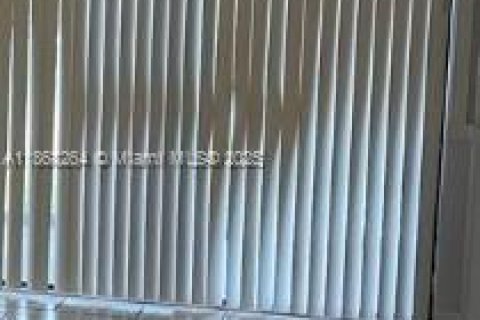 Condominio en venta en Oakland Park, Florida, 2 dormitorios, 82.68 m2 № 1981573 - foto 4