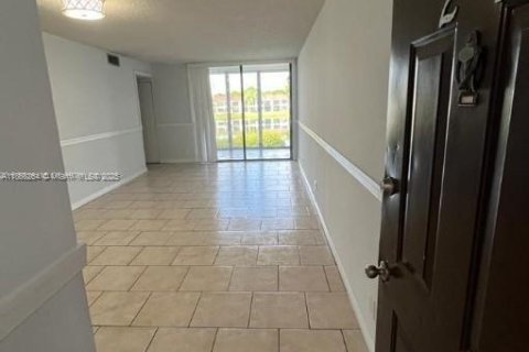 Condominio en venta en Oakland Park, Florida, 2 dormitorios, 82.68 m2 № 1981573 - foto 2