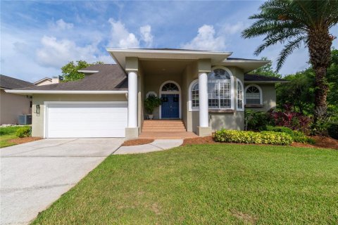House in Longwood, Florida 4 bedrooms, 239.04 sq.m. № 1842231 - photo 1