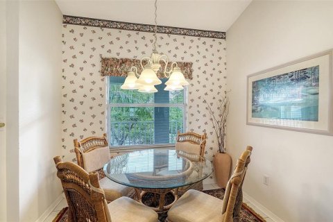Condo in Sarasota, Florida, 2 bedrooms  № 2294452 - photo 13