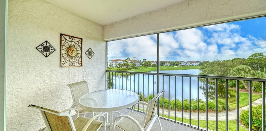 Condo in Sarasota, Florida, 2 bedrooms  № 2294452