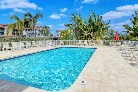Condo in Sarasota, Florida, 2 bedrooms  № 2294452 - photo 25