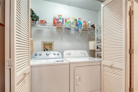 Condo in Sarasota, Florida, 2 bedrooms  № 2294452 - photo 20