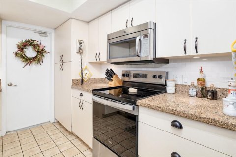 Casa en venta en Sarasota, Florida, 3 dormitorios, 181.44 m2 № 2387380 - foto 10