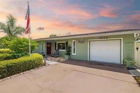 Casa en Sarasota, Florida 3 dormitorios, 181.44 m2 № 2387380