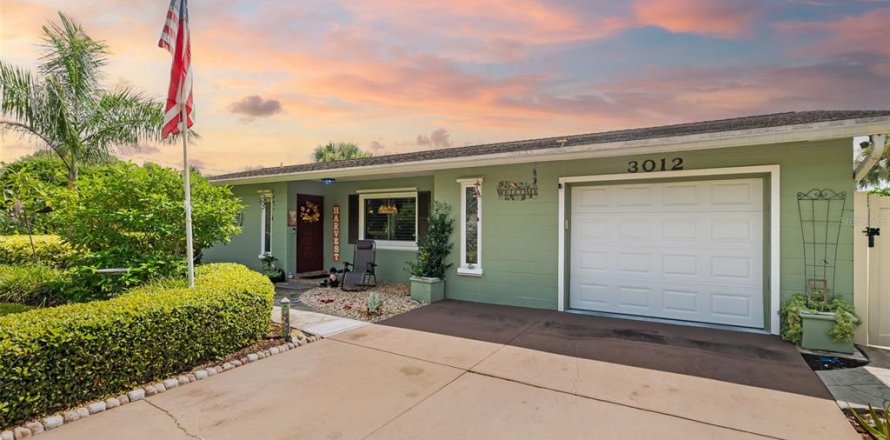 Casa en Sarasota, Florida 3 dormitorios, 181.44 m2 № 2387380
