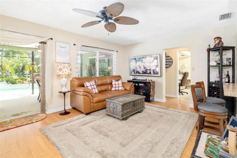 Casa en venta en Sarasota, Florida, 3 dormitorios, 181.44 m2 № 2387380 - foto 4