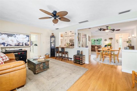 Casa en venta en Sarasota, Florida, 3 dormitorios, 181.44 m2 № 2387380 - foto 5