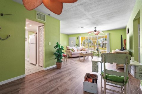 House in Port Charlotte, Florida 2 bedrooms, 123 sq.m. № 1872980 - photo 10