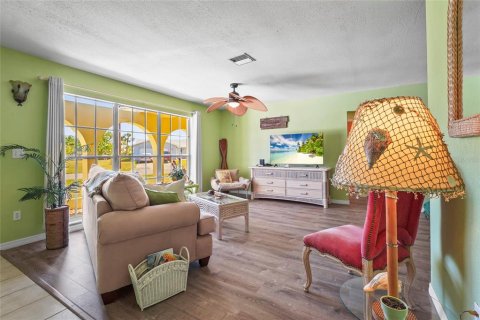 House in Port Charlotte, Florida 2 bedrooms, 123 sq.m. № 1872980 - photo 5