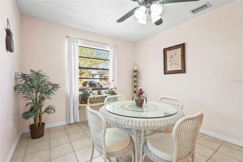 House in Port Charlotte, Florida 2 bedrooms, 123 sq.m. № 1872980 - photo 16
