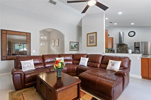 House in Davenport, Florida 5 bedrooms, 192.87 sq.m. № 1907198 - photo 3