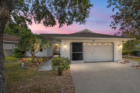 House in Ocala, Florida 2 bedrooms, 165.09 sq.m. № 1164569 - photo 1