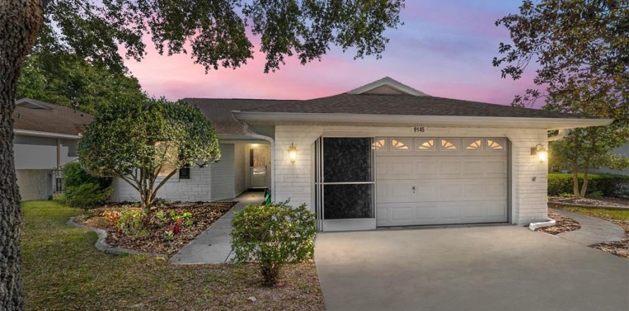 House in Ocala, Florida 2 bedrooms, 165.09 sq.m. № 1164569