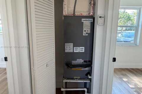 Снять в аренду виллу или дом в Маргит, Флорида 3 спальни, 85.47м2, № 1987119 - фото 10