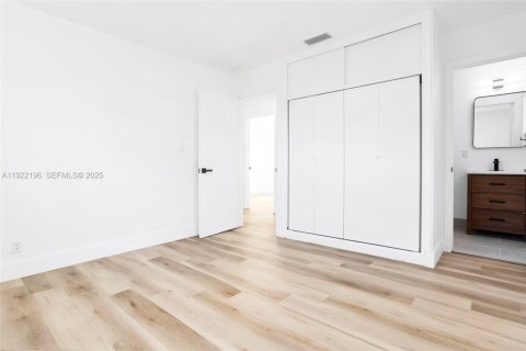 Снять в аренду виллу или дом в Маргит, Флорида 3 спальни, 85.47м2, № 1987119 - фото 25