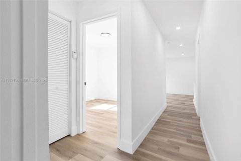 Снять в аренду виллу или дом в Маргит, Флорида 3 спальни, 85.47м2, № 1987119 - фото 29