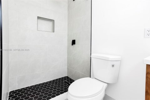 Снять в аренду виллу или дом в Маргит, Флорида 3 спальни, 85.47м2, № 1987119 - фото 27