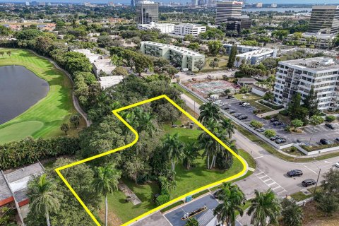 Commercial property in West Palm Beach, Florida № 2182984 - photo 5
