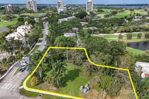 Commercial property in West Palm Beach, Florida № 2182984 - photo 9