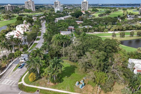 Commercial property in West Palm Beach, Florida № 2182984 - photo 8
