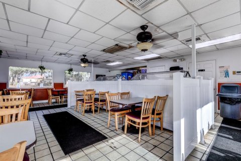 Commercial property in Groveland, Florida 131.83 sq.m. № 2103997 - photo 9