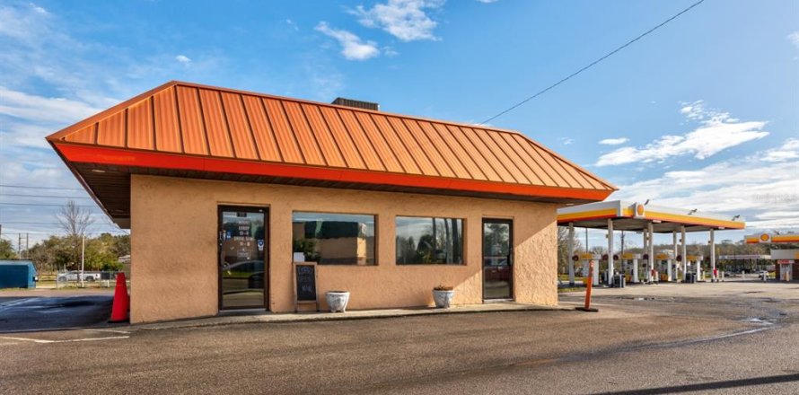 Commercial property in Groveland, Florida 131.83 sq.m. № 2103997