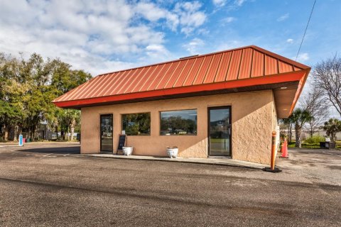 Commercial property in Groveland, Florida 131.83 sq.m. № 2103997 - photo 2