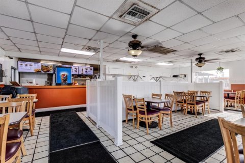 Commercial property in Groveland, Florida 131.83 sq.m. № 2103997 - photo 7