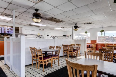 Commercial property in Groveland, Florida 131.83 sq.m. № 2103997 - photo 6