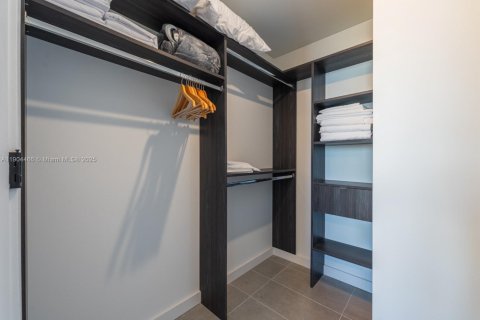 Condominio en venta en Miami, Florida, 1 dormitorio, 47.84 m2 № 2013616 - foto 13