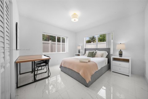 House in Hollywood, Florida 2 bedrooms, 83.61 sq.m. № 1878511 - photo 16