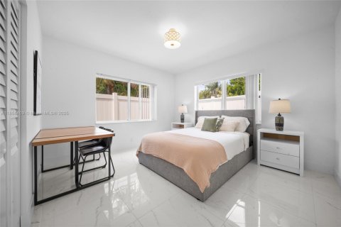 House in Hollywood, Florida 2 bedrooms, 83.61 sq.m. № 1878511 - photo 17