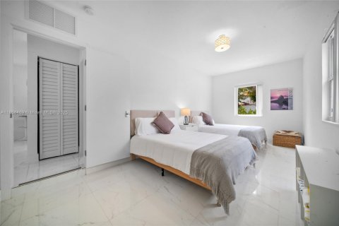 House in Hollywood, Florida 2 bedrooms, 83.61 sq.m. № 1878511 - photo 22