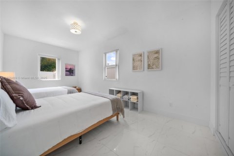 House in Hollywood, Florida 2 bedrooms, 83.61 sq.m. № 1878511 - photo 21