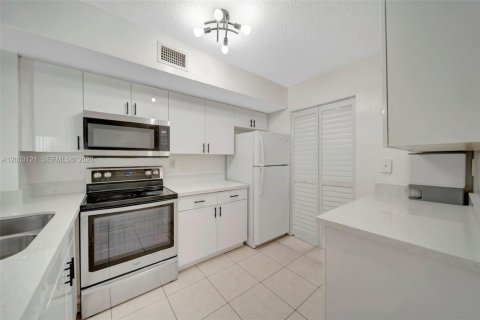 Condominio en venta en Davie, Florida, 3 dormitorios, 122.07 m2 № 2066496 - foto 3