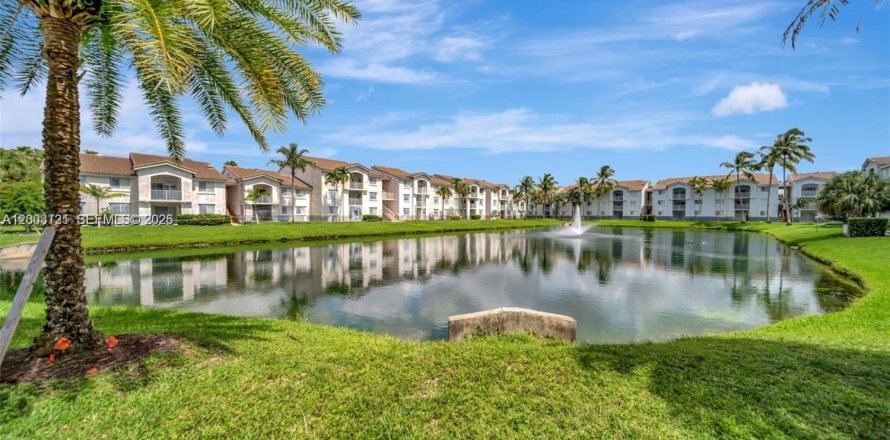 Condominio en Davie, Florida, 3 dormitorios  № 2066496