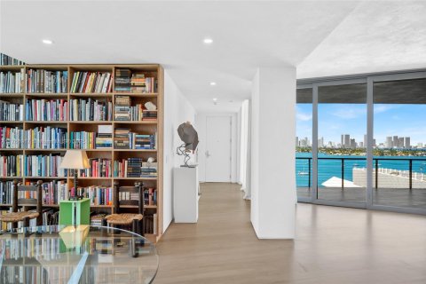 Copropriété à vendre à Miami Beach, Floride: 5 chambres, 365.66 m2 № 1945771 - photo 18