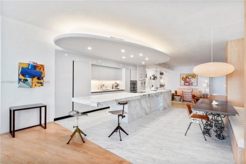 Copropriété à vendre à Miami Beach, Floride: 5 chambres, 365.66 m2 № 1945771 - photo 8