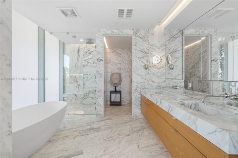 Copropriété à vendre à Miami Beach, Floride: 5 chambres, 365.66 m2 № 1945771 - photo 13